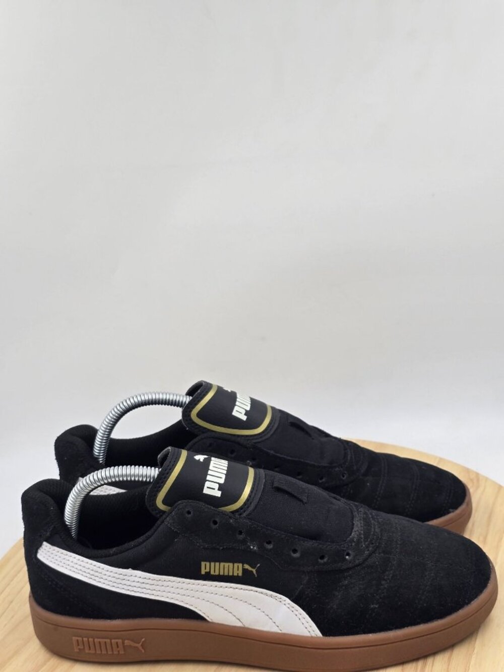 Puma Astro Kick Low Top Soccer Sneakers Mens 369115-06 Black White Gum sz 8